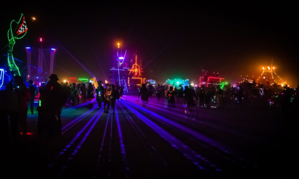 BM14_190_Trey-Ratcliff-Burning-Man-493-of-1086-X3-1250x752